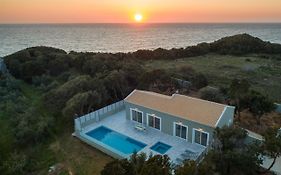 Villa Alonaki Bay